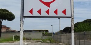 Insegna luminosa a led a bandiera bifacciale Roma Pomezia - A.S.T. NEON