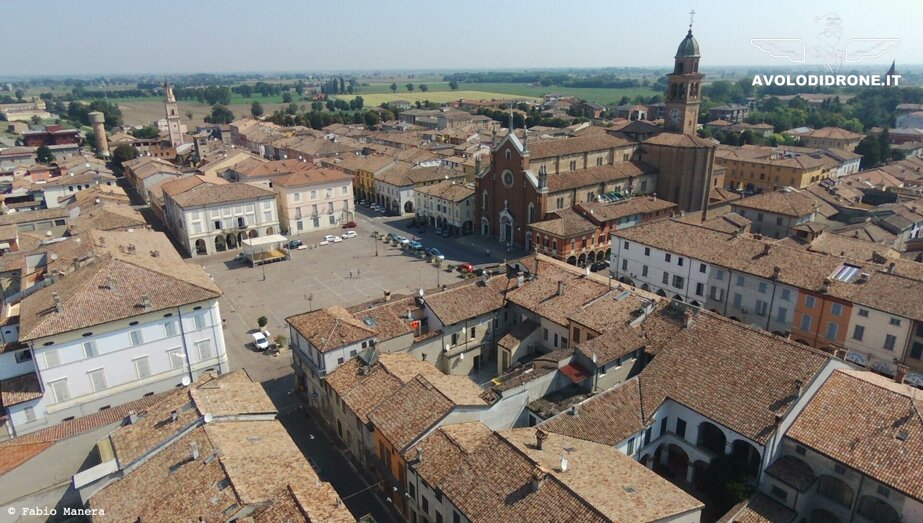 Vista della Basilica di Cortemaggiore