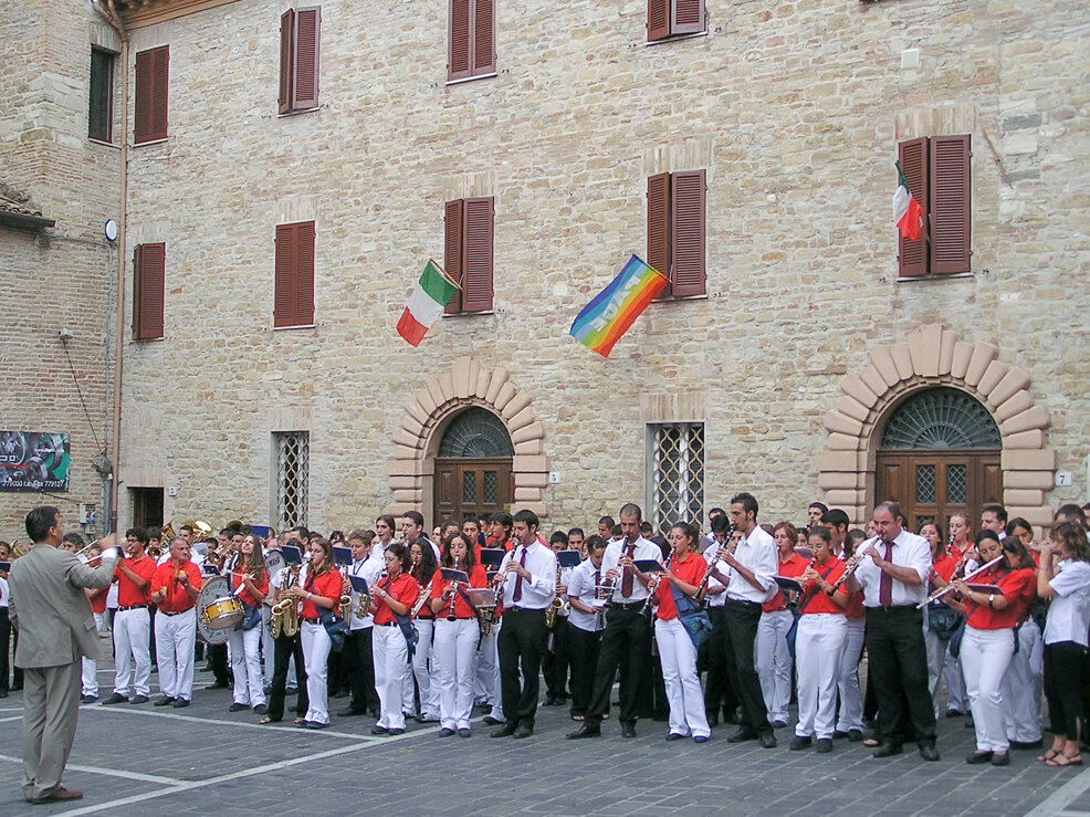 musica in festa musica in festa