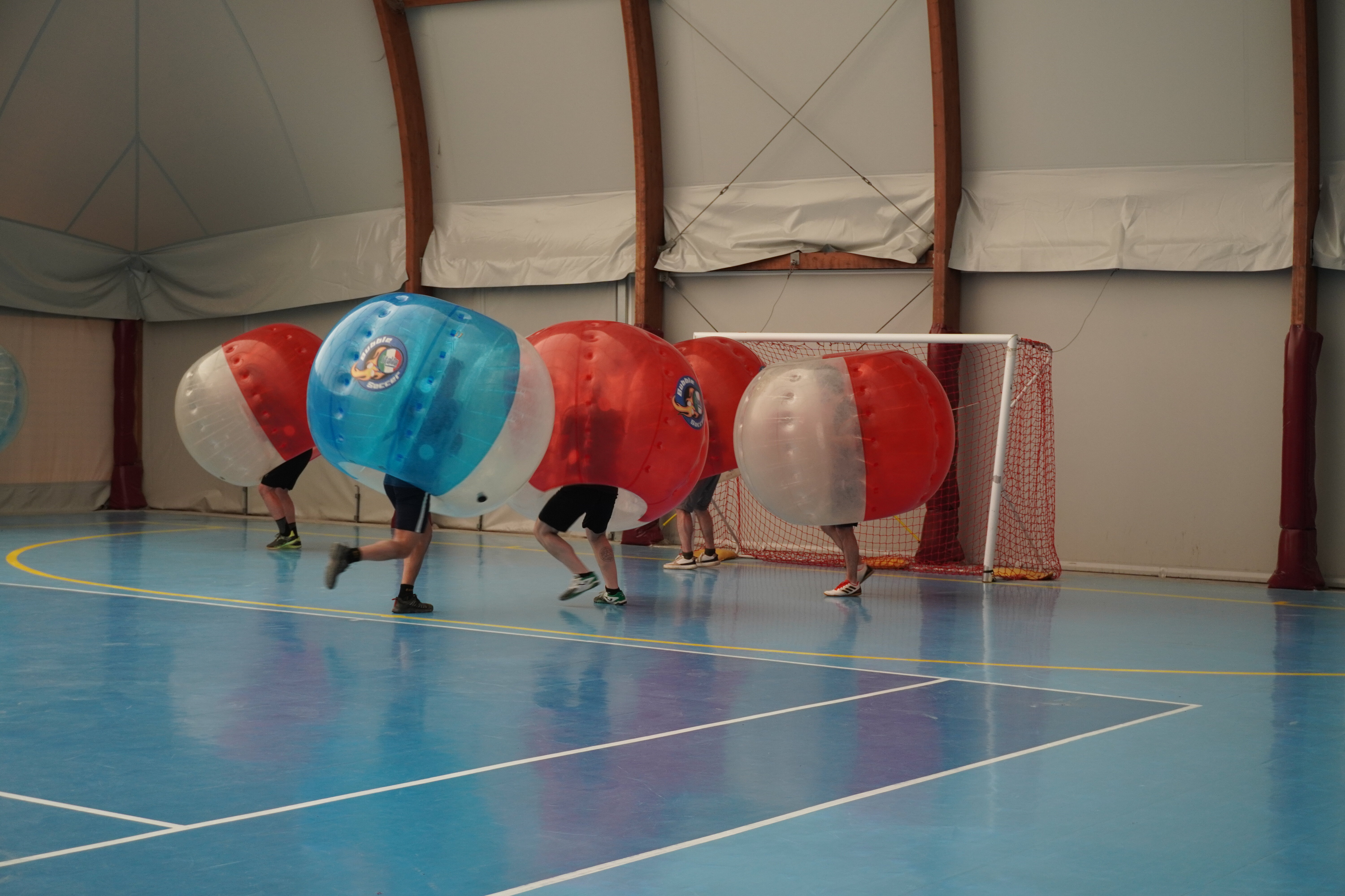 bubble soccer in palestra