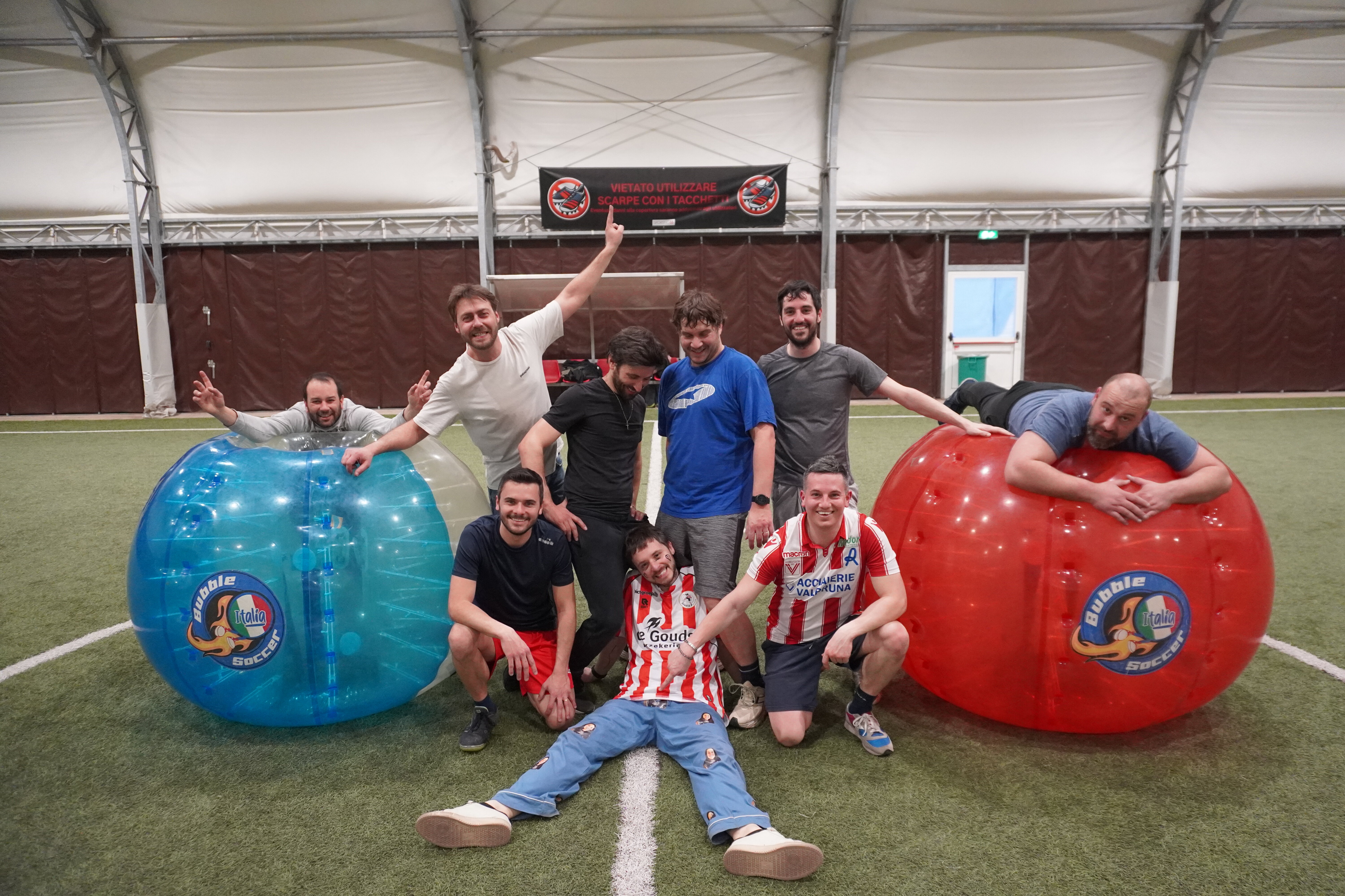 Addio al Celibato a Verona: il Bubble Soccer che Trasforma una Serata Normale in un Evento Assurdo