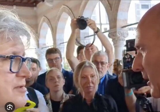 IL CORTEO DI UDINE SICURA GUIDATO DAL SINDACO DE TONI E DA COLAUTTI