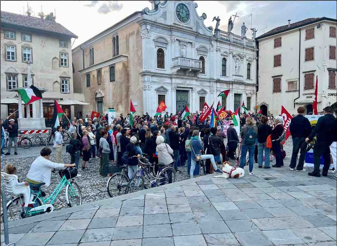 COMITATI PROPAL, PROFUGHI E CENTRI SOCIALI MANIFESTANO SENZA CONTROLLI