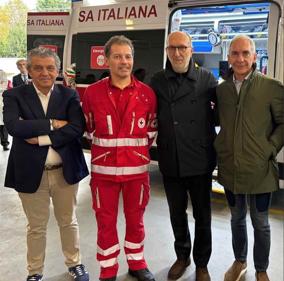 FRANCESCO MARTINES ABBRACCIA RICCARDO RICCARDI: PAURA PER IL VIRUS DE MONTE