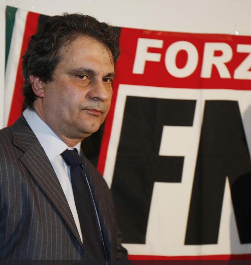 FORZA NUOVA CHIUDE LE PORTE A ROBERTO VANNACCI