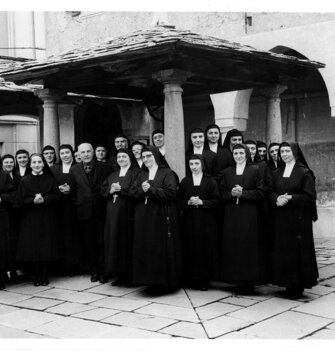 in%20adorazione.jpeg in%20adorazione.jpeg