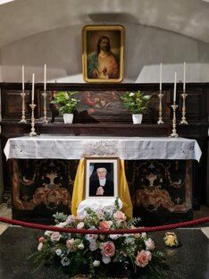 la tomba della madre.jpeg la tomba della madre.jpeg