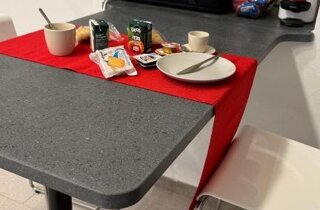 vista-sopra-l-assortimento-di-articoli-da-viaggio-natura-morta.jpeg vista-sopra-l-assortimento-di-articoli-da-viaggio-natura-morta.jpeg