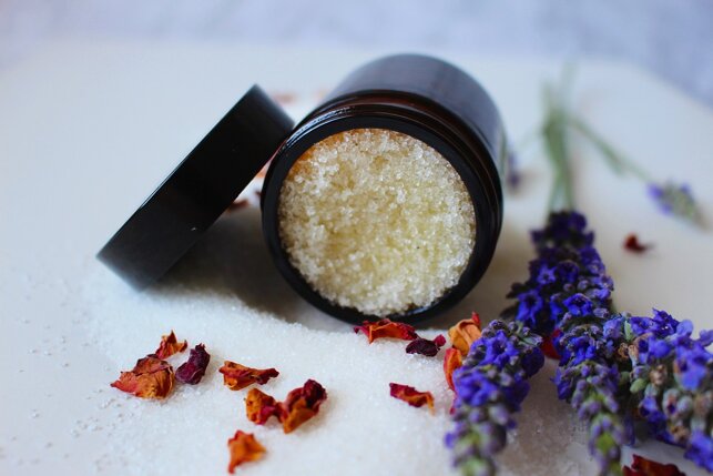 natural-cosmetics-5475877_1280.jpeg
