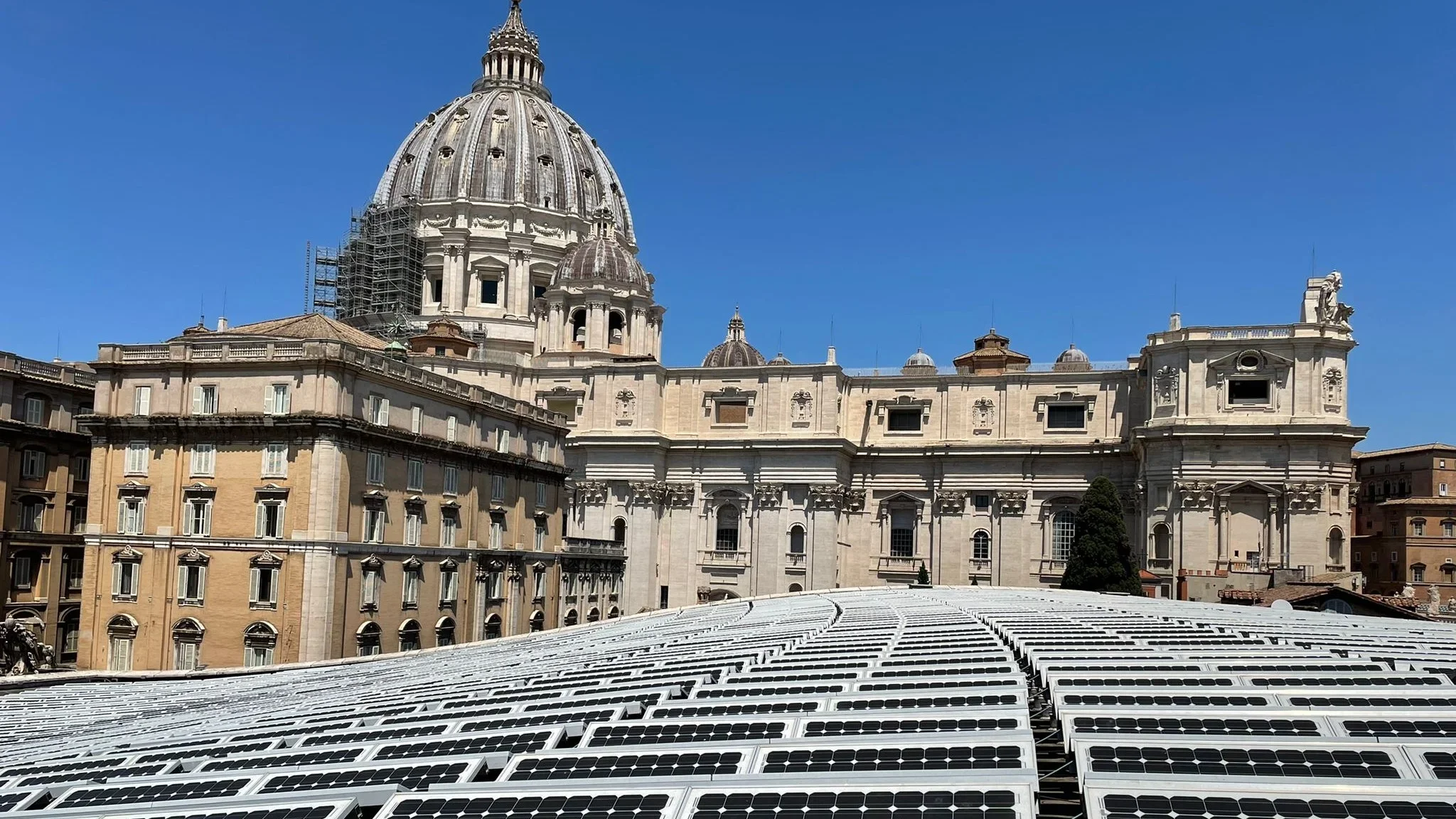 Il Papa traccia la via delle energie rinnovabili