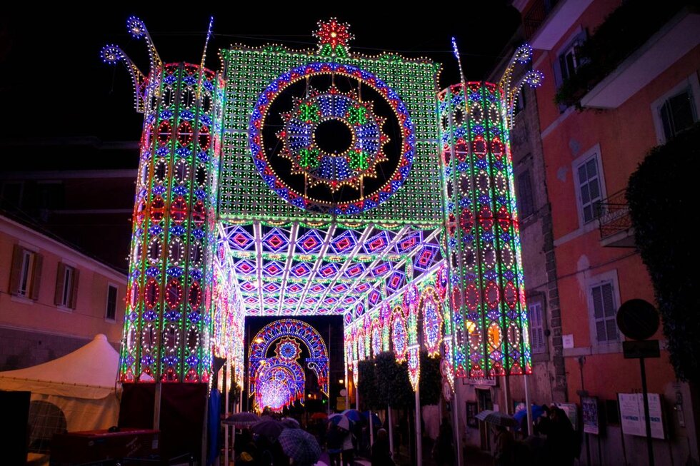 luci-artistiche-sagra-uva-marino.jpeg