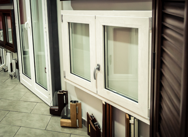 eyJpdCI6InByb2R1dHRvcmkgZmluZXN0cmUgbW9uZG927CJ9