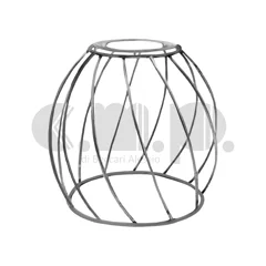 Telaio per paralume in filo di ferro con struttura elicoidale e simmetrica, composto da aste curve che collegano due anelli circolari, dal design moderno e scultoreo Telaio per paralume in filo di ferro con struttura elicoidale e simmetrica, composto da aste curve che collegano due anelli circolari, dal design moderno e scultoreo