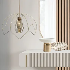 Telaio cupola in filo di ferro con struttura geometrica a zig-zag, composta da archi simmetrici che si irradiano dal centro, dal design leggero e architettonico Telaio cupola in filo di ferro con struttura geometrica a zig-zag, composta da archi simmetrici che si irradiano dal centro, dal design leggero e architettonico