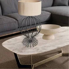 Telaio per base lampada in filo di ferro nero ideale per ambienti eleganti e moderni Telaio per base lampada in filo di ferro nero ideale per ambienti eleganti e moderni