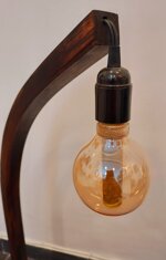 lampada-artigianale-in-abete-con-base-in-ulivo