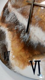 orologio-da-parete-in-legno-e-resina