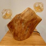 lampada-artigianale-in-legno-dulivo-con-doppio-bulbo