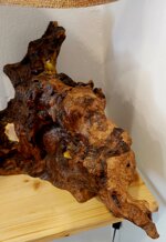 lampada-artigianale-in-radice-di-ulivo-e-juta