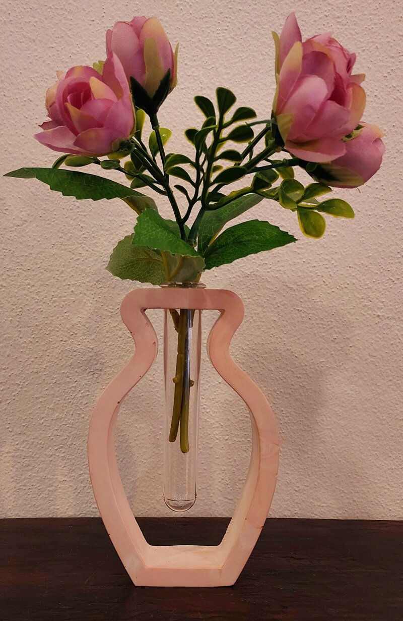 vasetto-decorativo-in-resina-naturale-con-provetta-in-vetro