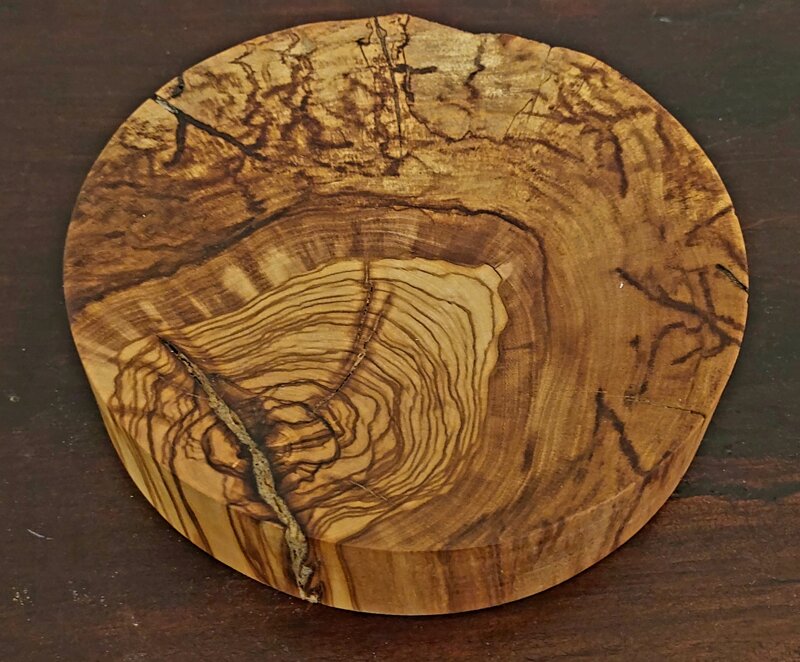 ciotola-svuota-tasche-in-legno-di-ulivo