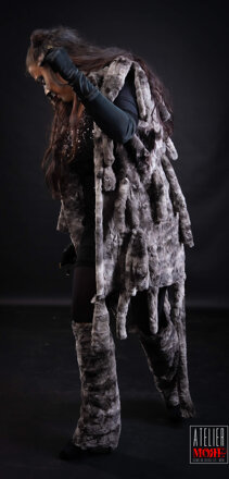 GRIZABELLA C36 ecopelliccia C37 abito paillettes nere S103 gambaletti S104 orecchie S105 copribraccia S106 mani