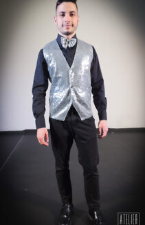 OBR-75/79 nr. 5 gilet con paillettes argento + papillon coordinato