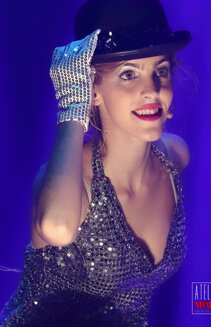 OBR-S22 + BLQ-A01 nr. 23 bombette nere con fascia argento - nr. 7 guanti paillettes argento
