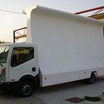 Vela Pubblicitaria su camion Nissan Cabstar