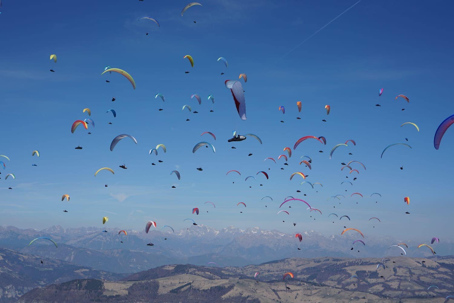 Il ritorno del parapendio a Romano.