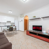 Soggiorno con tv 43 '' con netflix