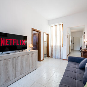 divano letto e smart tv 43 POLLICI