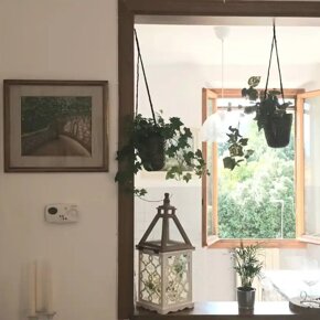 Visuale dal soggiorno alla cucina