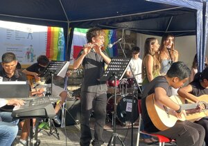 stefano%20e%202%20bimbe%20pianiste%202%206%2025%20.jpeg stefano%20e%202%20bimbe%20pianiste%202%206%2025%20.jpeg