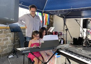 3%20ragazze%20stefanelli%202%206%2025%20.jpeg 3%20ragazze%20stefanelli%202%206%2025%20.jpeg