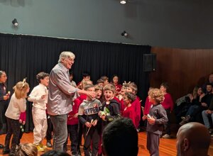 giovanni%20e%20bimbi.jpeg giovanni%20e%20bimbi.jpeg