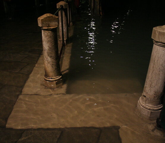 High water Photo, 2008