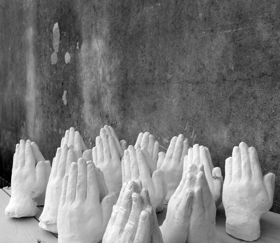 La Paranza Work of artists Elena Dell'Andrea+ Rocco Sciaudone, chalk/gesso, 2017