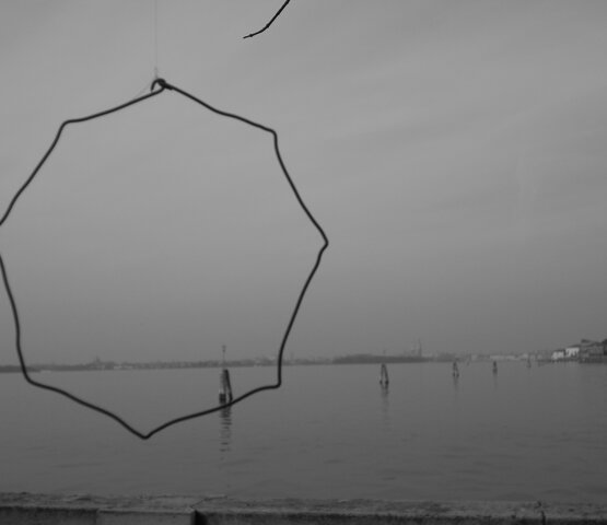 Octagonal Thought n. 2/Pensiero ottagonale n. 2 Wire installation/Ferro, Armeni Island, Venezia, 2016