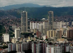 centro-residencial-parque-los-granados-urbanizacion-altamira-1982.webp