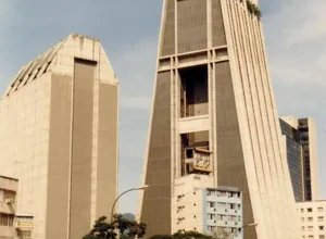 plaza_venezuela_sunset.jpeg