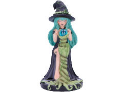 Statuina di strega Nemesis Now modello Sage (misura 17 cm), raffigurata con lunghi capelli verde acqua e un cappello a punta decorato, mentre sostiene tra le mani una sfera di cristallo sopra un supporto di radici e viticci. Il negozio si trova a Bologna, in Via Marco Emilio Lepido 54/4E. Statuina di strega Nemesis Now modello Sage (misura 17 cm), raffigurata con lunghi capelli verde acqua e un cappello a punta decorato, mentre sostiene tra le mani una sfera di cristallo sopra un supporto di radici e viticci. Il negozio si trova a Bologna, in Via Marco Emilio Lepido 54/4E.