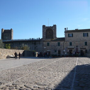 Piazza Roma Monteriggioni