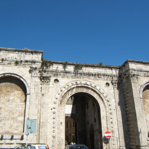 Fornice Porta San Pietro