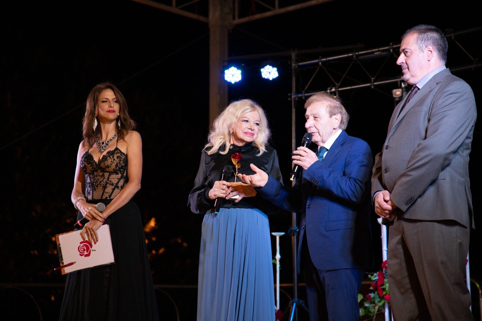 Festival delle Rose Rosse di Cascia: Sandra Milo, Corinne Clery e un parterre di stelle illuminano una prima edizione di grande successo