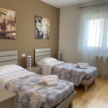 Camera da letto con due letti singoli