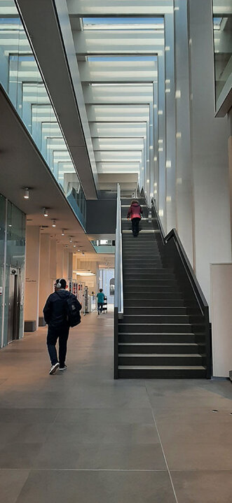 biblioteca il pertini, il pertini cultural center, break area design inside a library