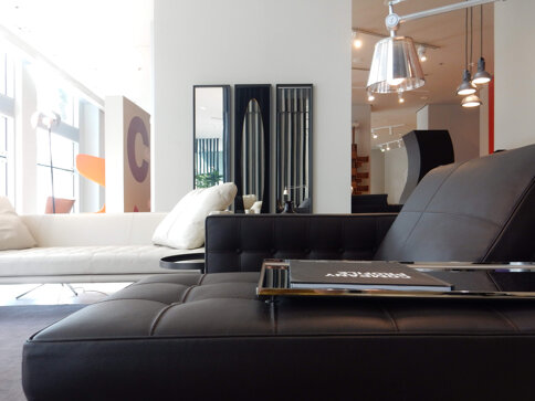 floriana pastore interior design, interior design studio milano, showroom interior designer, high-end showroom designer, luxury interior designer, villa interior designer, Dubai interior designer, italian interior designer, furniture showroom layout designer, furniture set layout designer, furniture showroom stylist