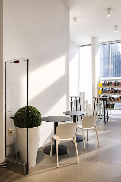 biblioteca il pertini, il pertini cultural center, break area design inside a library, spazio food biblioteca, inclusion design project for public space, break area designer milan, minimal break area design 