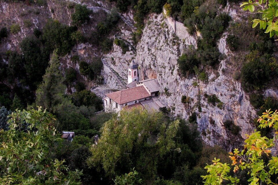 RECENSIONE Calabria regione estrema, di diavoli e di resistenza